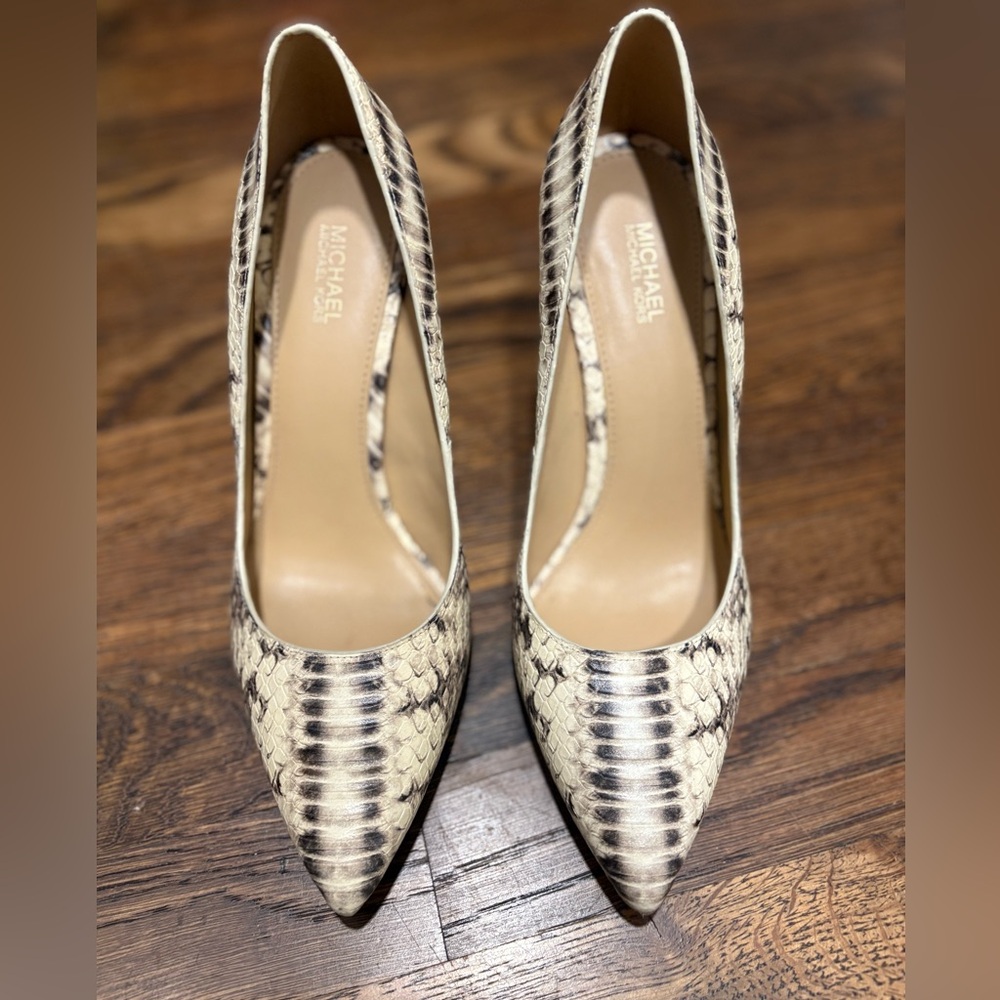 Michael Kors Snake Print Women's Shoes. 
Size 8